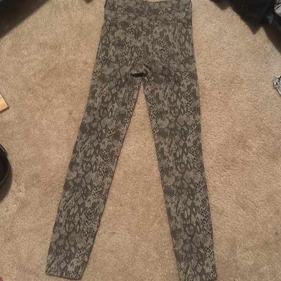 2 pair Zara size 4 snake print skinny Jean - Picture 2 of 7